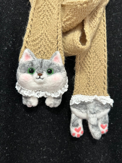 Pure Wool Felt Cat Scarf – Handcrafted by Artists with Wool Felting Technique