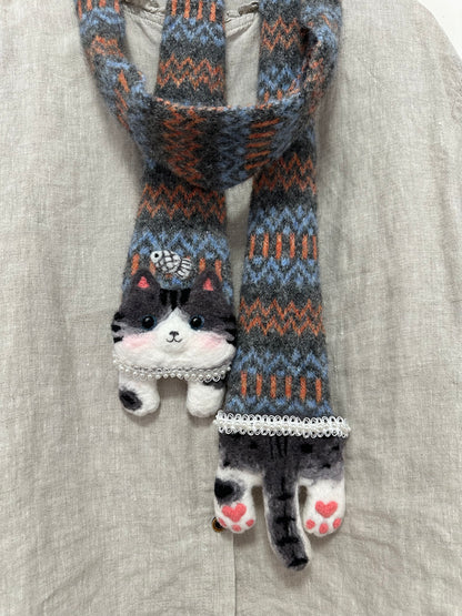 Pure Wool Felt Cat Scarf – Handcrafted by Artists with Wool Felting Technique
