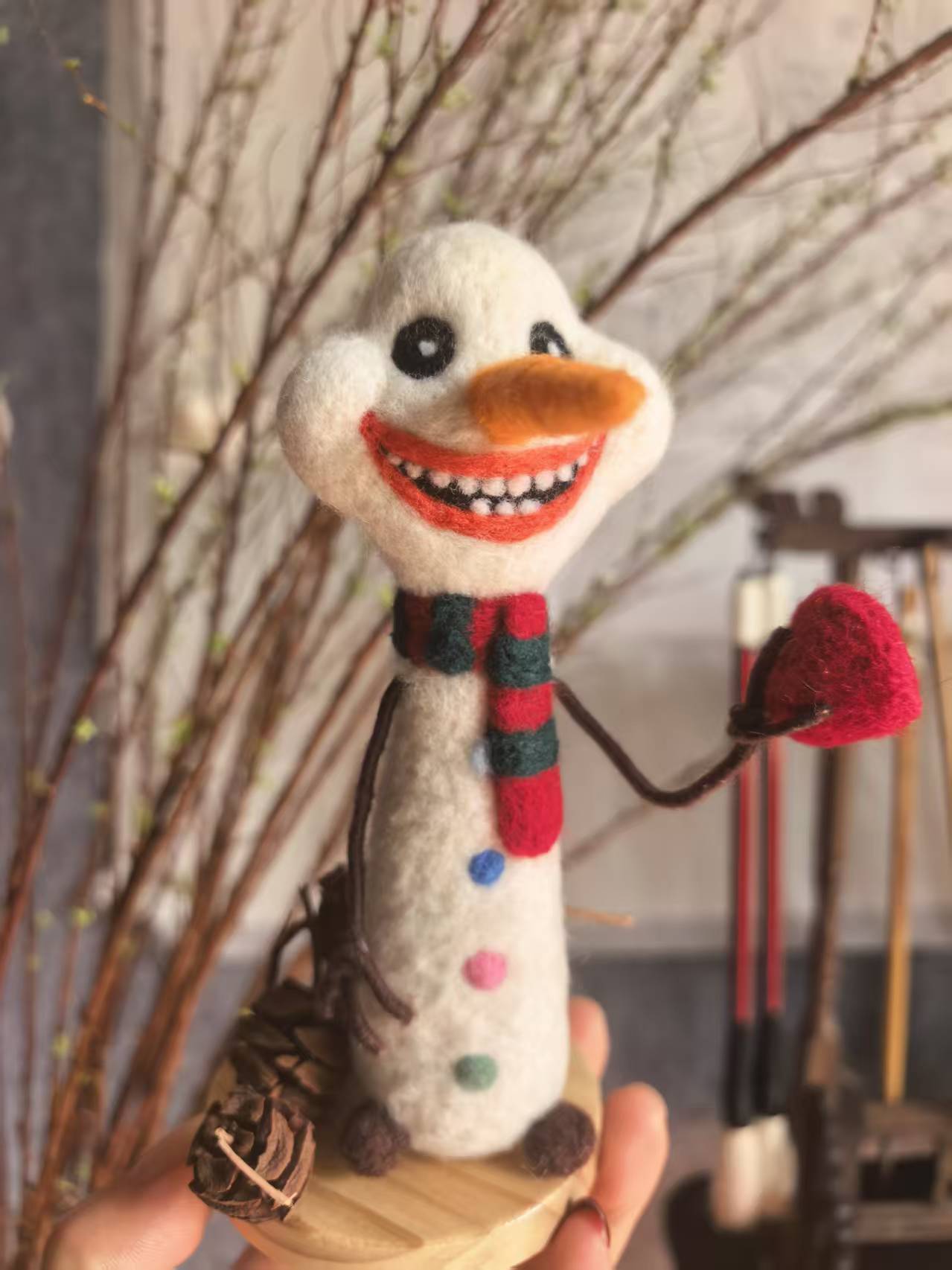 "Frosty Joker"DIY Felt Snowman Kit——Handmade Christmas Craft Gift