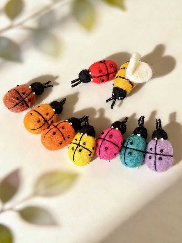 Handmade Wool Felt Bee Brooch – Cute Cartoon Insect