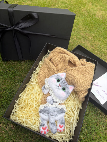 Pure Wool Felt Cat Scarf – Handcrafted by Artists with Wool Felting Technique