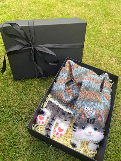 Pure Wool Felt Cat Scarf – Handcrafted by Artists with Wool Felting Technique