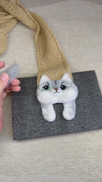 Pure Wool Felt Cat Scarf – Handcrafted by Artists with Wool Felting Technique
